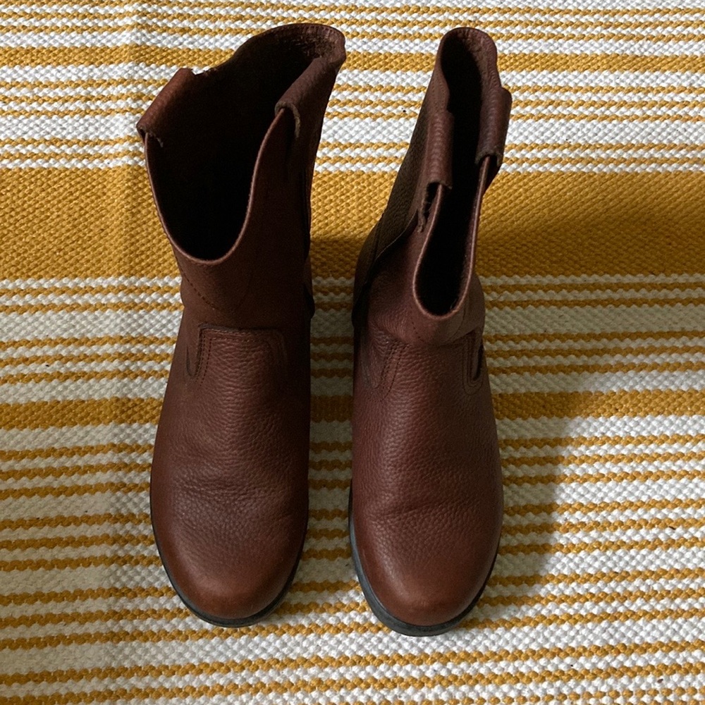 Sketchers Leather Boots